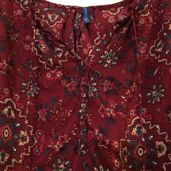 Patterned maroon blouse - Picture 2 of 3